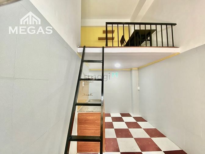 Hình ảnh Phòng Cho Thuê Giá Rẻ - Sẵn Máy Lạnh Gác Cao 2M2 - Bạch Đằng - Sân Bay