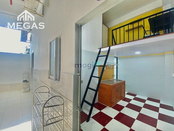 Hình ảnh Phòng Cho Thuê Giá Rẻ - Sẵn Máy Lạnh Gác Cao 2M2 - Bạch Đằng - Sân Bay
