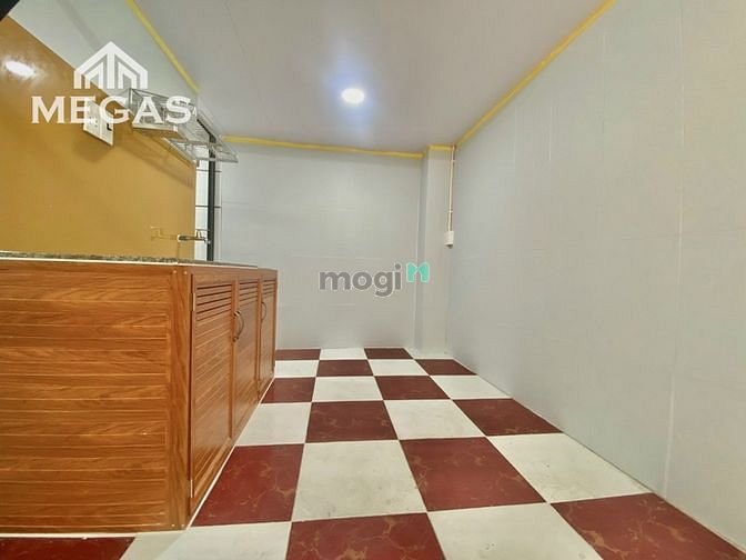 Hình ảnh Phòng Cho Thuê Giá Rẻ - Sẵn Máy Lạnh Gác Cao 2M2 - Bạch Đằng - Sân Bay