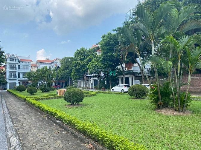 Hình ảnh Bán biệt thự KĐT Việt Hưng 245m2 - View vườn hoa - Nhỉnh 35 tỷ