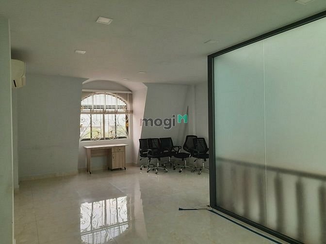 Hình ảnh Cho thuê nhà phố view hồ, full nội thất, đường 25m, giá 33tr/tháng