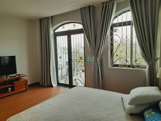 Hình ảnh Cho thuê nhà phố view hồ, full nội thất, đường 25m, giá 33tr/tháng