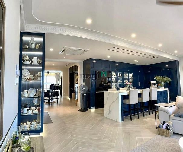 Hình ảnh Cho thuê Penthouse Happy Valley dt 240m2, 1 sàn, 3 view đẹp.