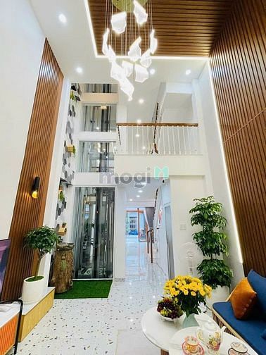 Hình ảnh Siêu phẩm có thang máy, gara ô tô Gò Vấp