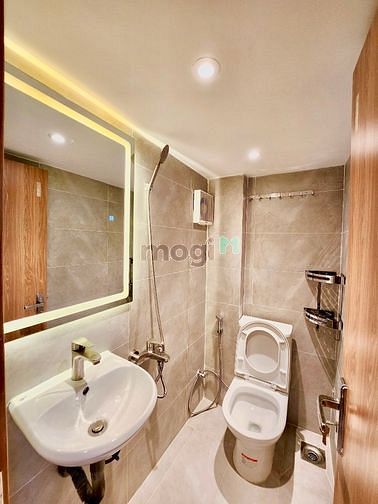 Hình ảnh Cho thuê duplex bancon như hình ngay Lý Phục Man Quận 7