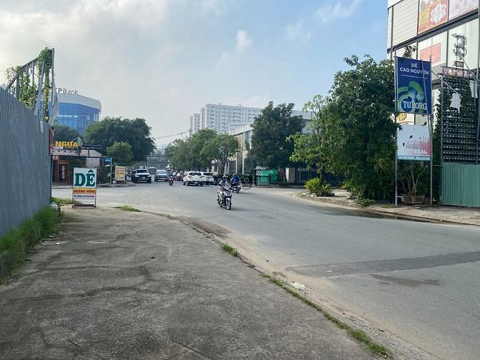 Hình ảnh Bán 2 lô đất Villa 400m2 ( 20x20 ) mặt tiền Cao Đức Lân, P An Phú, Q2
