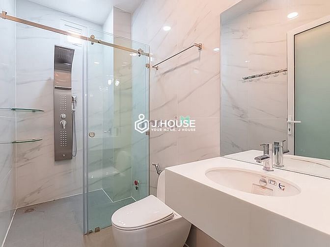 Hình ảnh Căn Hộ Studio Cửa Sổ Lớn Ban Công Ngay Sân Bay
