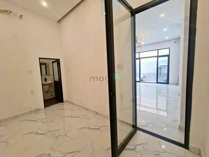 Hình ảnh Siêu phẩm 2 tầng Lạc Long Quân Tân Bình sht Hxh nhỉnh 2 tỷ