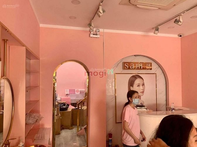 Hình ảnh Cho thuê nhà góc 2 mặt tiền 2 chiều Võ Văn Tần, đoạn đẹp nhất.