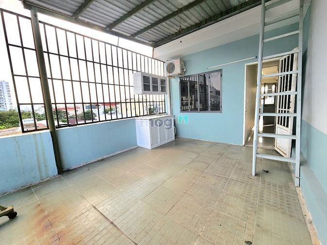 Hình ảnh Phòng trọ có Gác Bancol ngay cầu vượt Hoàng Hoa Thám Full Nội Thất