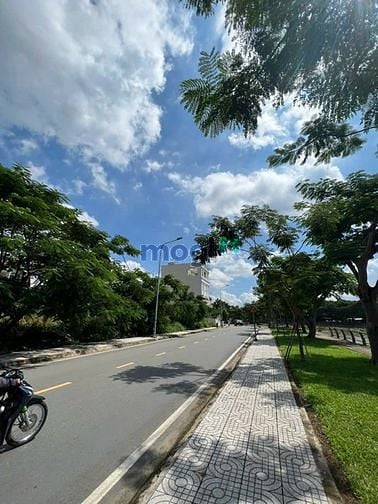 Hình ảnh Bán đất mặt sông Quận 2 đường Lê Hữu Kiều DT 17x24 (400m2) Chỉ 102tr/m