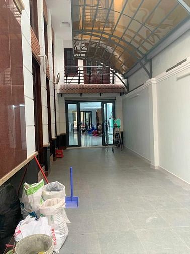Hình ảnh Cho thuê Biệt thự mặt tiền Trương Công Định - DTSD 700m2