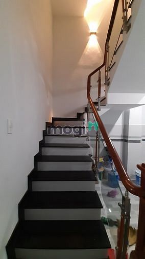Hình ảnh Cho thuê nhà mới có nội thất đường Hồ Văn Long