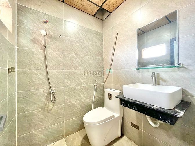 Hình ảnh Phòng Balcony Mới Toanh 30m2 - Cửa Sổ Lộng Gió View Landmark Giá Tốt