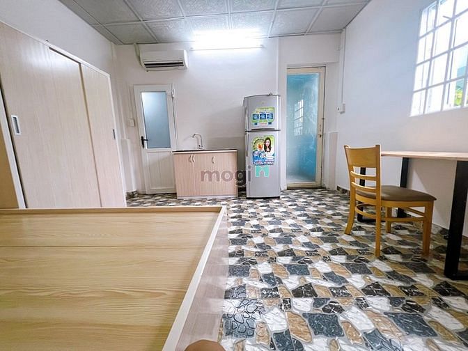 Hình ảnh Studio Cửa Sổ Nội Thất Cơ Bản Ngay Khu Lăng Cha Cả - Cách Sân Bay 5P