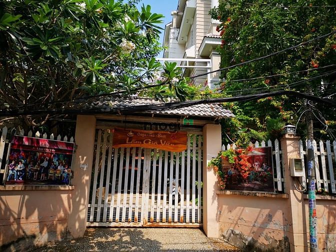 Hình ảnh Cho thuê Khuôn đất 950m2 Phường Thảo Điền, Q.2, gồm biệt thự và hàng