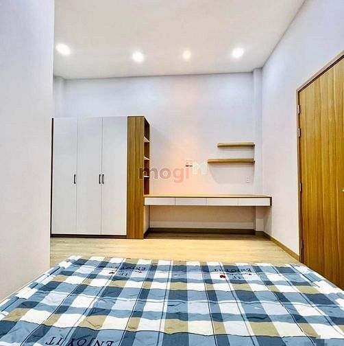 Hình ảnh Cho thuê nhà MT 70A Đ. Số 4 Cư Xá Đô Thành P. 4 Q. 3.
