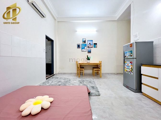 Hình ảnh Studio Tone Trắng siêu xinh Thuận Tiện Ra Trường Chinh_Cộng Hoà