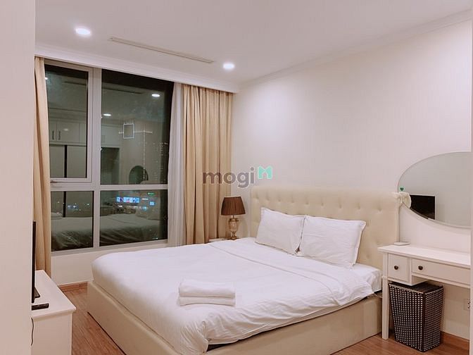 Hình ảnh Cho thuê Vinhomes Central Park toà LP 2PN giá 24tr.