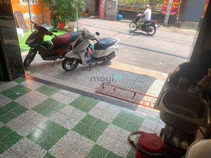 Hình ảnh Cho thuê mặt bằng 3tr có vĩa hè để bàn ghế xe