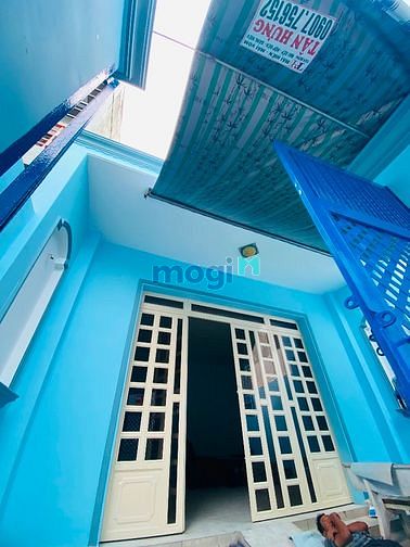 Hình ảnh Bán gấp nhà CMT8 Q3 102m2 6.5 Tỷ có SHR