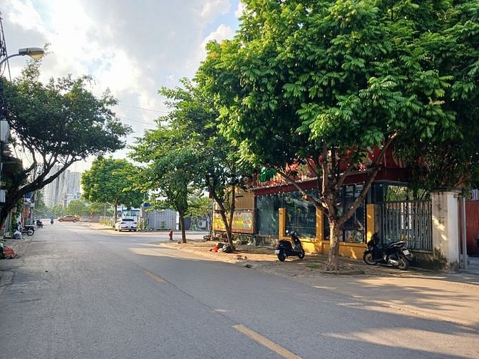 Hình ảnh Bán đất vị trí đẹp NGUYỄN KHẮC VIỆN- P GIANG BIÊN- LONG BIÊN. 3.4 tỷ.