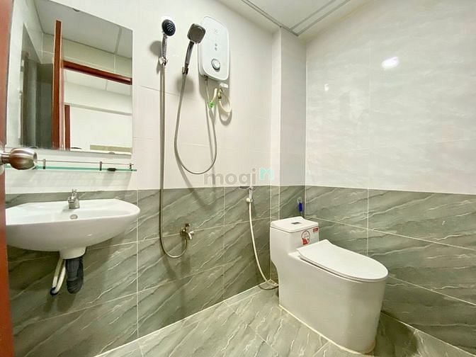 Hình ảnh Căn Hộ 2PN 1PK FULL Nội Thất Máy Giặt Riêng Ngay Etown Cộng Hoà