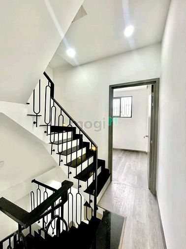 Hình ảnh LÀM GÌ CÒN NHÀ Hồ Thị Kỉ 59m2 Chỉ 2,6 tỷ SHR
