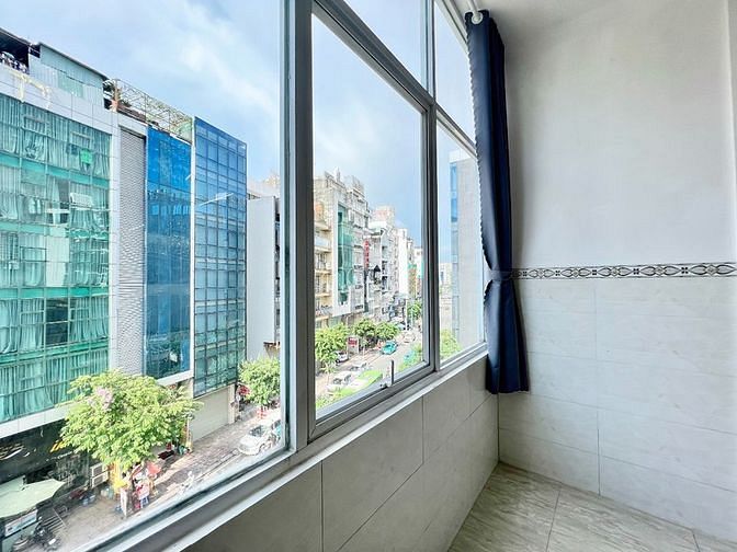 Hình ảnh Mb6623 nạp rút nhanh chóng mini Sân Bay Tân Sơn Nhất, Phòng 40m2 cửa kính full nội thất