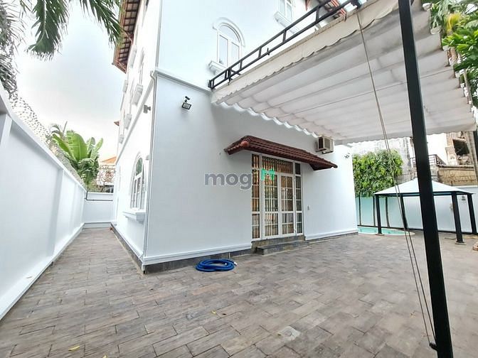 Hình ảnh Cho thuê Villa 400m2 khu Compound Thảo Điền Quận 2, hồ bơi, sân vườn