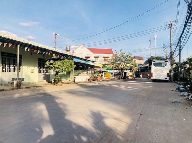 Hình ảnh Bán đất SHR Thổ Cư (Có Nhà Kho) KP11 phường Tân Phong _ 5x62 Giá 3,8Ty