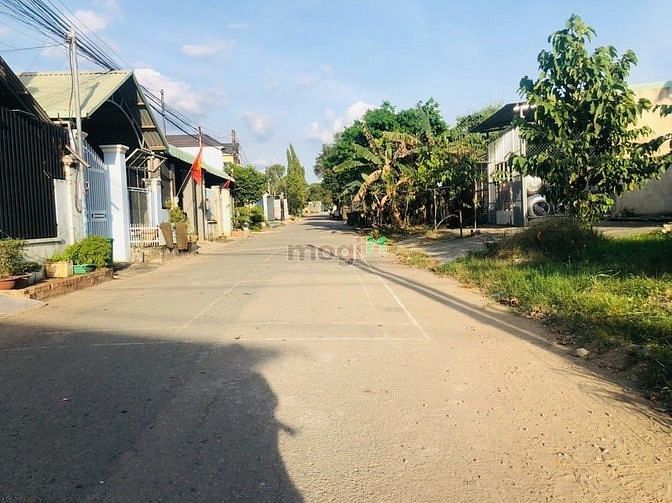Hình ảnh Bán đất SHR Thổ Cư (Có Nhà Kho) KP11 phường Tân Phong _ 5x62 Giá 3,8Ty