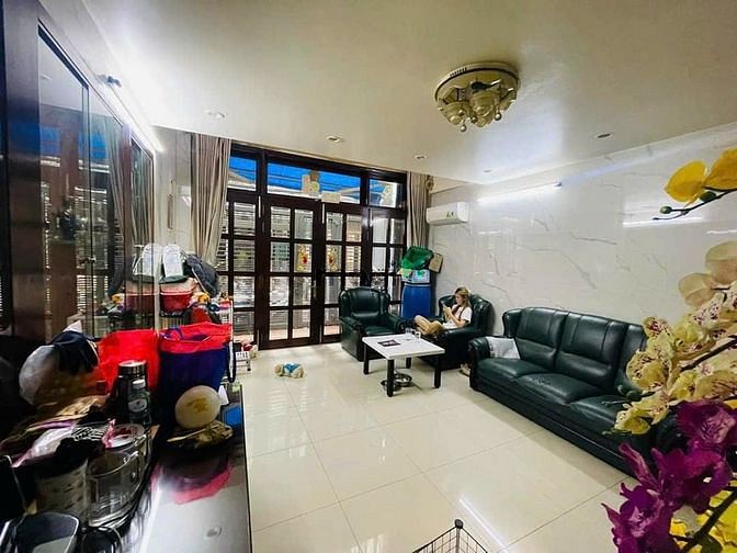 Hình ảnh Cho thuê nhà mới hiện đại hẻm xe hơi quận Tân Bình.