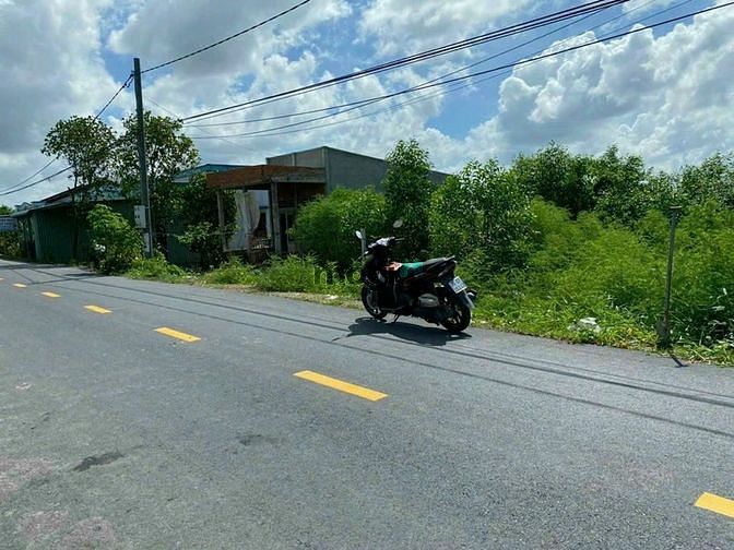 Hình ảnh Bán Gấp 183m2 đường nhựa, đối diện kcn Phước Đông