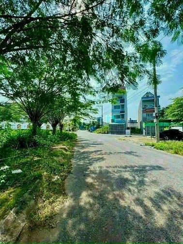 Hình ảnh Bán Nền đối diện trường Mầm Non, trung tâm bến lức