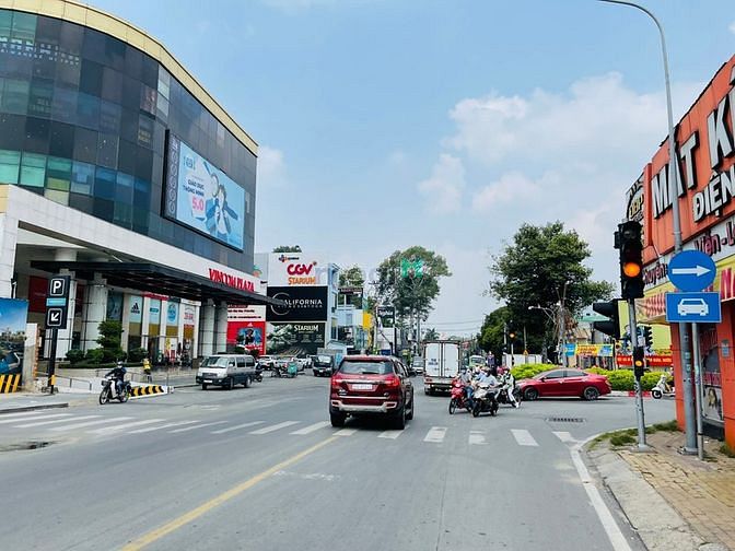 Hình ảnh MTKD sầm uất siêu VIP  - NGAY LÊ VĂN VIỆT  200M2 chỉ 14 TỶ