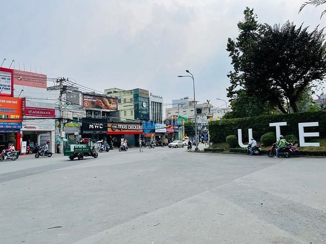 Hình ảnh MTKD sầm uất siêu VIP  - NGAY LÊ VĂN VIỆT  200M2 chỉ 14 TỶ
