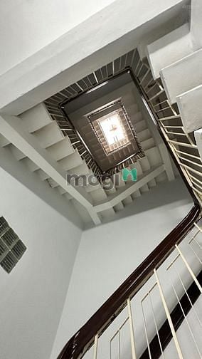 Hình ảnh Cho thuê nhà MT Phan Đăng Lưu Bình Thạnh, 5 lầu, 4x22m, vỉa hè 6m