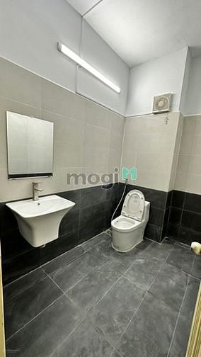 Hình ảnh Cho thuê nhà MT Phan Đăng Lưu Bình Thạnh, 5 lầu, 4x22m, vỉa hè 6m