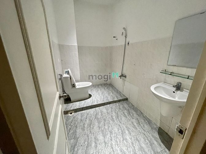Hình ảnh Cho thuê nhà 152/3A Thành Thái, Phường 14 Quận 10