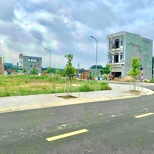 Hình ảnh Đất nền đối diện kcn Tân Bình Tân Uyên, dt 80m2, tc 100%,chỉ với 369tr