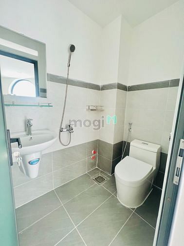 Hình ảnh Phòng trọ mới xây_Ban công, cửa sổ lớn thoáng mát
