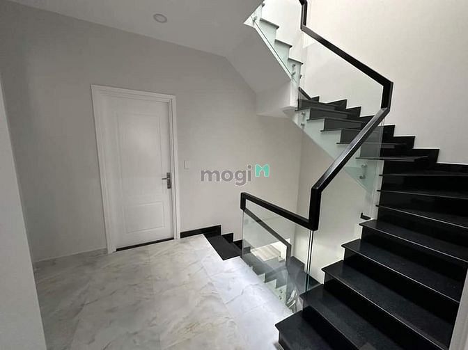 Hình ảnh TÌM ĐÂU RA! nhà Bến Vân Đồn Q4 52m2 chỉ 1tỷ7 SHR