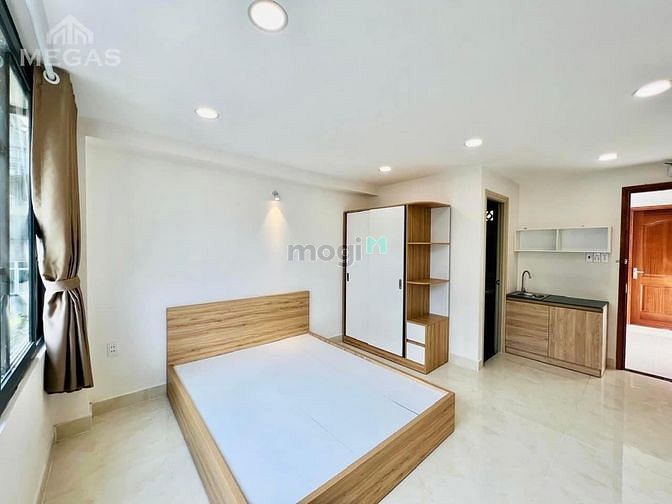 Hình ảnh Trống phòng studio ban công FULL nội thất ở Lê Trọng Tấn