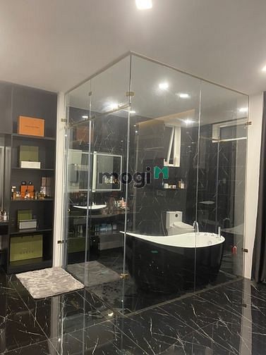 Hình ảnh Bán biệt thự sân vườn kdc Tấn Trường Q7.