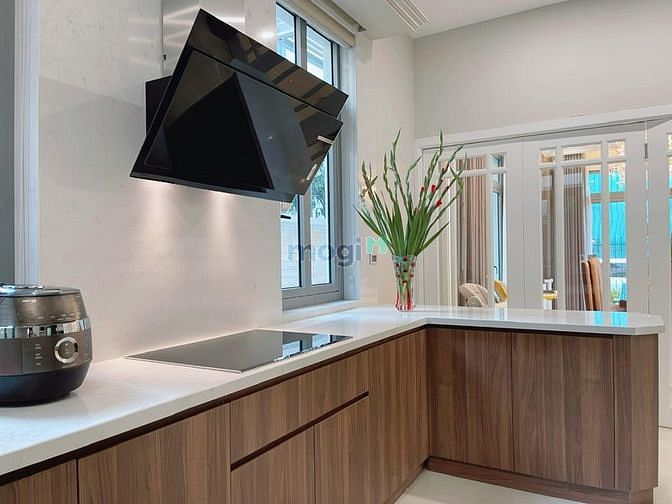 Hình ảnh Cho thuê biệt đẹp, thự đơn lập 345m2, Vinhomes Harmony, có thang máy,
