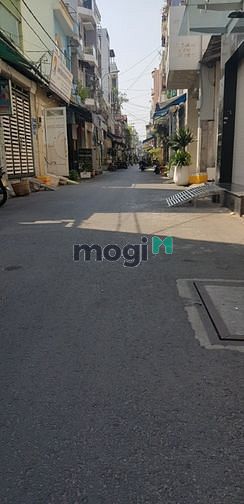 Hình ảnh Bán nhà hẻm Cộng Hòa,p13, Tân Bình.  dt 4.7 x 13m, cấp 4