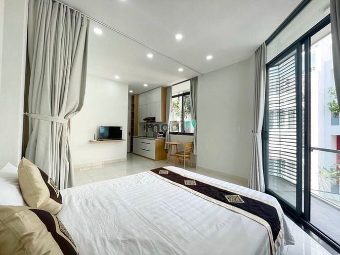 Hình ảnh Studio Ban Công Tone Trắng Sáng Đầy Đủ Nội Thất Gần Sân Bay Tân Bình