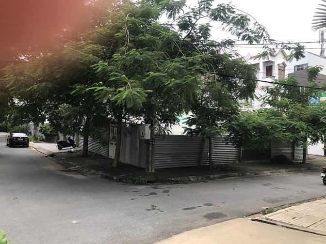 Hình ảnh Lô đất mặt tiền đường, khu BT sân vườn cao cấp, ngay UBND Q9 cũ, 250m2