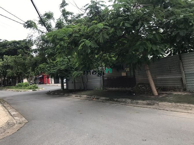 Hình ảnh Lô đất mặt tiền đường, khu BT sân vườn cao cấp, ngay UBND Q9 cũ, 250m2